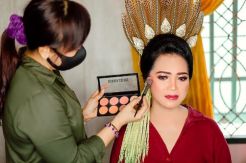 Perias Pengantin Sepi Orderan, Berharap Corona Segera Berakhir