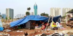 Ngungsi di Tanah Kubur
