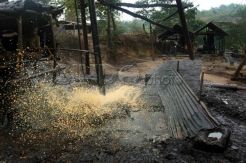 Penambang Minyak Tradisional