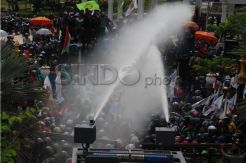 Aksi Buruh Ricuh