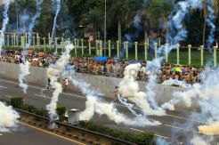 Blokir Jalan Tol