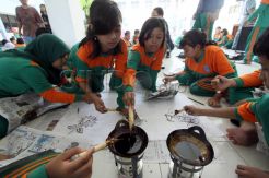 Membatik Massal