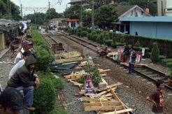 Blokir Rel Kereta