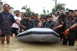 Ketua DPD Beri Bantuan