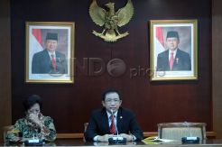 Sekjen DPR Mengundurkan diri