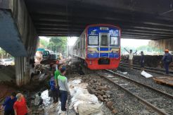 KRL Kembali Lewati Latuharhary