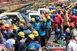 Personil Vendor PLN Unjuk Kekuatan