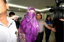 Neneng Dituntut 7 Tahun Penjara
