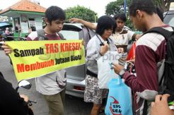 Lawan Tas Kresek