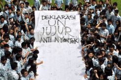 UN jujur anti nyontek