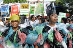 Kampanye bahaya plastik