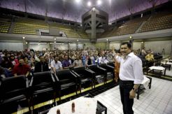 Hary Tanoe motivasi ratusan mahasiswa