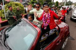 Juara Idola Cilik 2013 Bagas diarak keliling kota