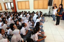 Srikandi Hanura berikan penyuluhan siswa SMA
