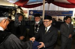 Orasi ilmiah Menakertrans dalam wisuda Universitas Garut