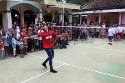 Tontowi Ahmad beri coaching clinic bulutangkis di kampung halaman