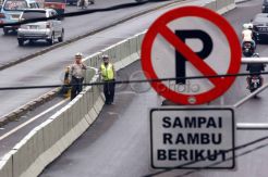 Penertiban parkir liar di bahu jalan