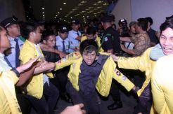Ricuh paripurna DPR