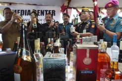 Bea Cukai amankan 18 ribu botol miras ilegal di Medan