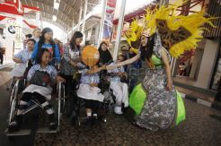 Anak-anak penyandang disabilitas nikmati liburan di PRJ