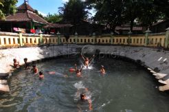 Tradisi Padusan