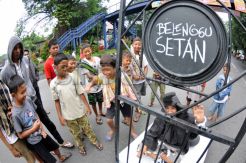 Belenggu Setan