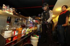 Polisi Razia RHU yang beroperasi saat ramadan di Surabaya