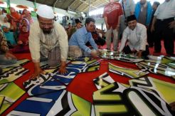 THR untuk 2500 Guru ngaji