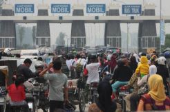 Hari pertama beroperasi, akses menuju bandara Kuala Namu macet