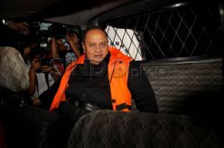 Usai diperiksa KPK, Emir Moeis bungkam