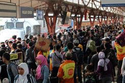 Stasiun Senen makin padat