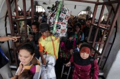 Puncak arus mudik, Stasiun Senen dipadati pemudik
