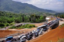 Lingkar Gentong macet panjang