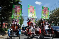 Tinggalkan Ramadan, belasan tukang becak gelar aksi simpatik