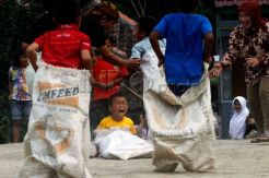 Ragam permainan digelar warga Kampung Cidadap sambut HUT RI