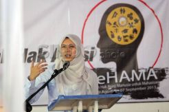 Putri pemimpin oposisi Malaysia Anwar Ibrahim berikan kuliah umum