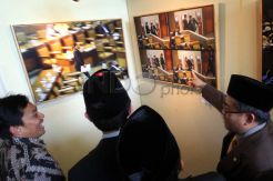 Pameran Foto, Warna Warni DPR #3