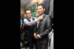 Gading Marten fitting baju jelang pernikahan