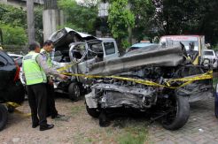 Kondisi Kendaraan Dul, anak Ahmad Dani setelah kecelakaan di Tol Jagorawi