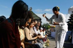Kontestan Miss World 2013 kunjungi Pura Besakih dan Ubud