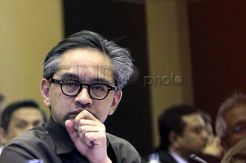 Raker Komisi I DPR dengan Menlu terkait Suriah. kemenlu evakuasi 8.960 WNI