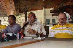 Larangan main golf untuk kader Golkar