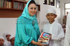 Wakil ketua MPR serahkan buku empat pilar kepada siswa pesantren