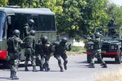 Kopassus lakukan pembebasan sandera di dalam bus