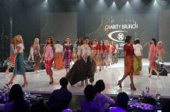 Lelang untuk amal kontestan Miss World 2013