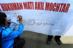 Aksi tanda tangan dukung KPK usut tuntas dugaan suap di MK
