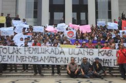 Warga Lebak demo MK, tolak Pilkada ulang
