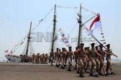 KRI Dewaruci tiba di Surabaya usai keliling Australia