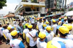 Tukang becak ISG tuntut upah