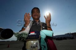 Doa jamaah haji dembarkasi Surabaya saat tiba di Tanah Air